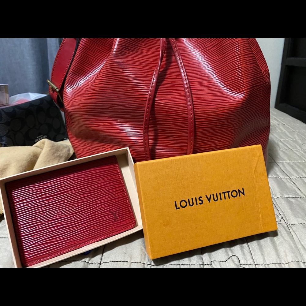 🎉♥️SOLD♥️🎉Louis Vuitton Red Epi Petit Noe